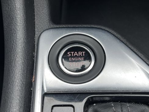 Used 2024 Nissan Sentra SV image 9