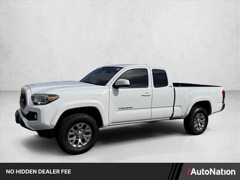 Used 2017 Toyota Tacoma SR5 w/ SR5 Appearance Package (SM) RWD image 1