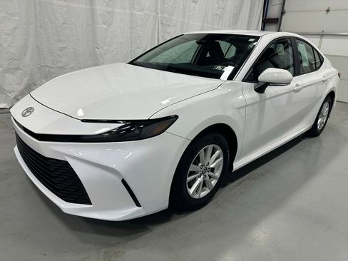 Used 2026 Toyota Camry LE FWD image 3