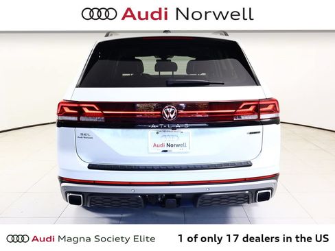 Used 2024 Volkswagen Atlas Peak Edition SEL AWD/4WD image 12