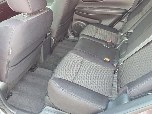 Used 2018 Nissan Rogue SV w/ Premium Package FWD image 29