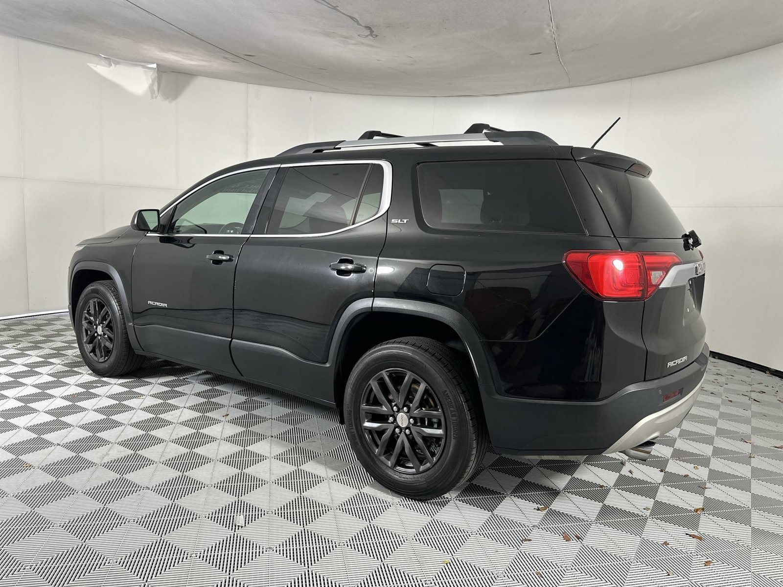 Used 2019 GMC Acadia SLT FWD image 6
