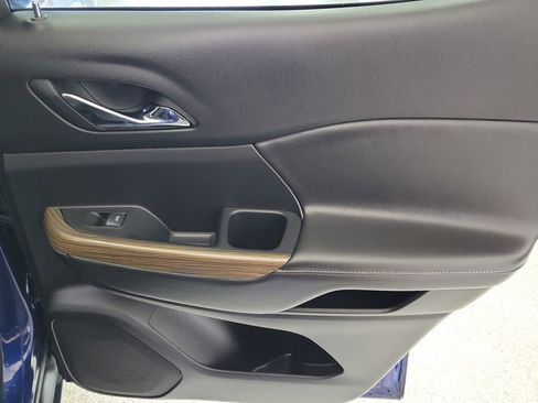 Certified 2023 GMC Acadia SLE w/ Driver Convenience Package FWD image 21