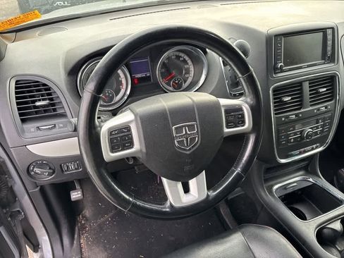 Used 2019 Dodge Grand Caravan GT image 12