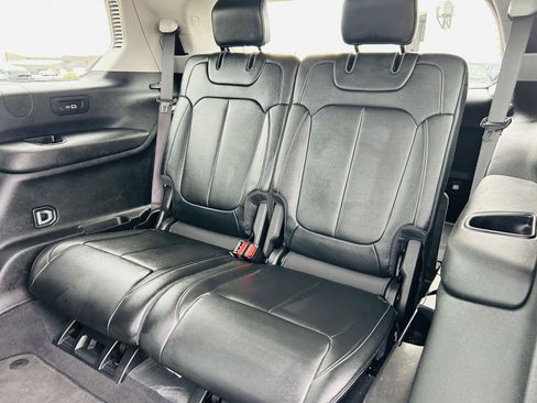 Used 2023 Jeep Grand Cherokee L Limited w/ Black Appearance Package image 31