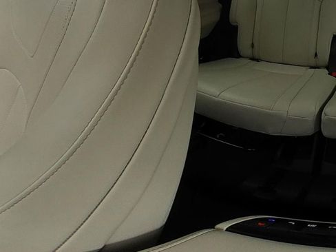 Used 2025 INFINITI QX60 Sensory image 24