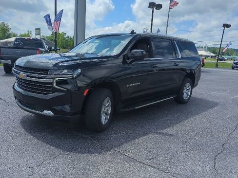 Used 2022 Chevrolet Suburban LT AWD/4WD image 5