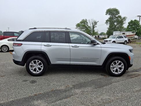 Used 2022 Jeep Grand Cherokee Limited AWD/4WD image 13