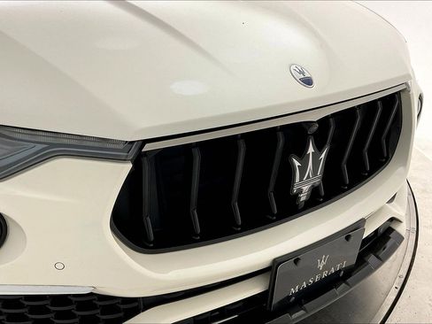 Used 2022 Maserati Levante GT AWD/4WD image 33