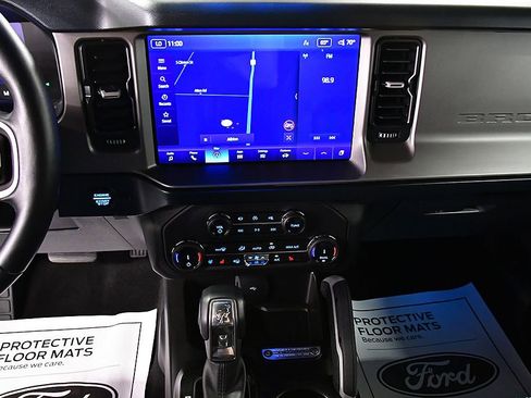 Used 2022 Ford Bronco Outer Banks AWD/4WD image 27