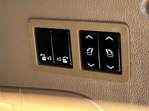 Used 2017 Cadillac Escalade ESV Platinum image 8