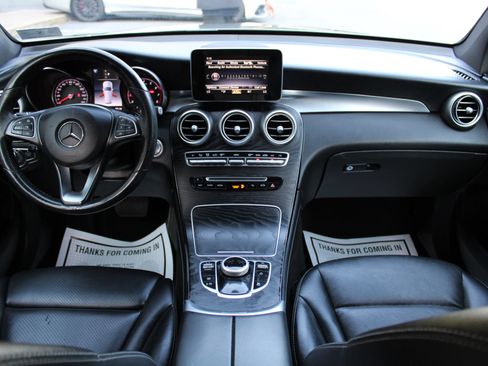 Used 2018 Mercedes-Benz GLC 300 4MATIC image 12