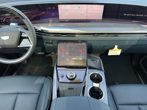 New 2025 Cadillac Escalade IQ Sport 2 w/ LPO, ONYX Package image 17