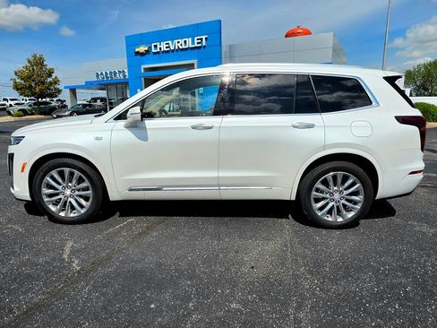 Used 2021 Cadillac XT6 Premium Luxury w/ Platinum Package AWD/4WD image 3