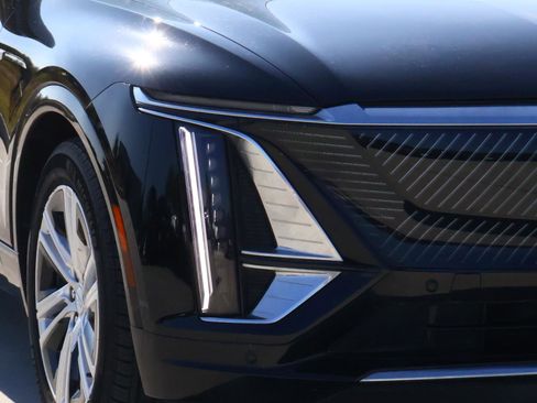 Certified 2024 Cadillac Lyriq Tech image 9