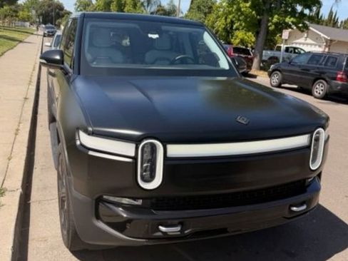 Used 2023 Rivian R1S Adventure AWD/4WD image 1