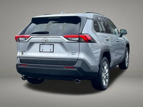 Used 2022 Toyota RAV4 XLE Premium AWD/4WD image 6