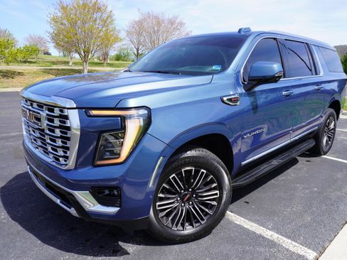 Used 2026 GMC Yukon XL Elevation w/ Elevation Premium Package image 8