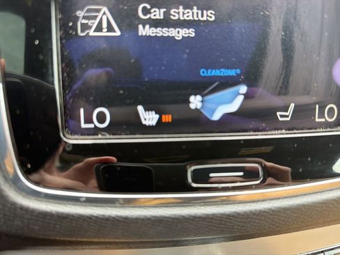 Used 2017 Volvo XC90 T6 Momentum w/ Vision Package AWD/4WD image 9