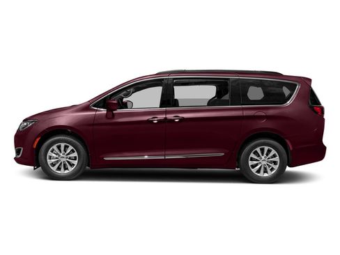Used 2017 Chrysler Pacifica Touring-L FWD image 2