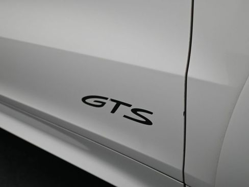 Certified 2026 Porsche Cayenne GTS AWD/4WD image 33