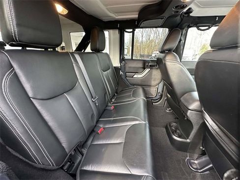 Used 2017 Jeep Wrangler Unlimited Sahara w/ Dual Top Group image 23