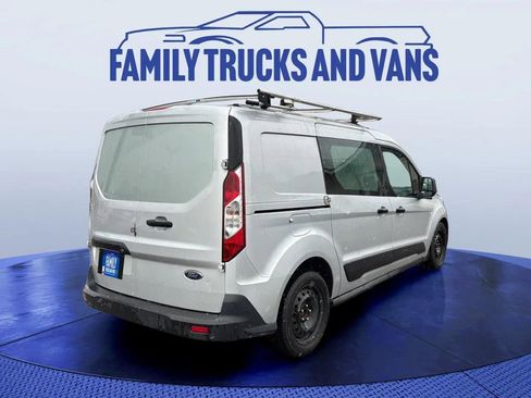 Used 2019 Ford Transit Connect XLT image 5
