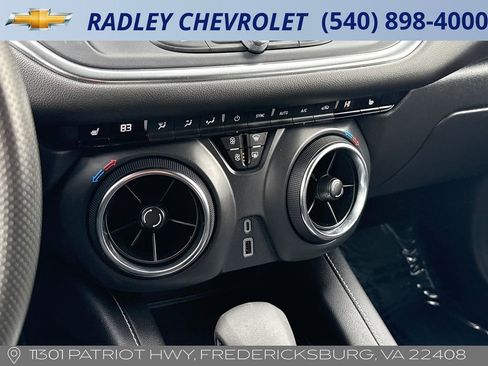 Certified 2025 Chevrolet Blazer LT AWD/4WD image 10