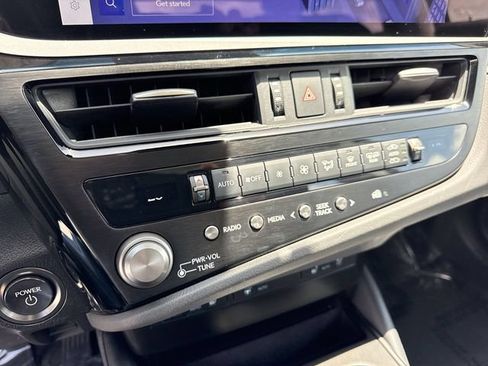 Certified 2025 Lexus ES 300h w/ Premium Package FWD image 19