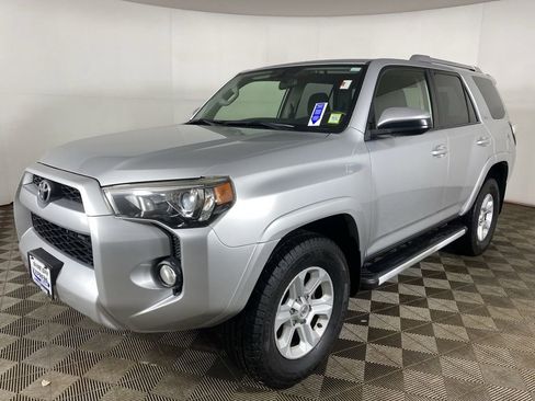 Used 2016 Toyota 4Runner SR5 image 3