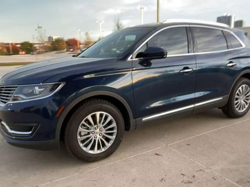 Used 2017 Lincoln MKX Select w/ Enhanced Security Package image 6