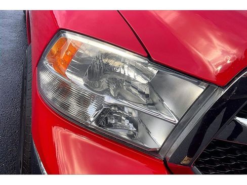 Used 2024 RAM 1500 Classic SLT image 28