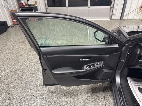 Used 2024 Nissan Sentra SV FWD image 7