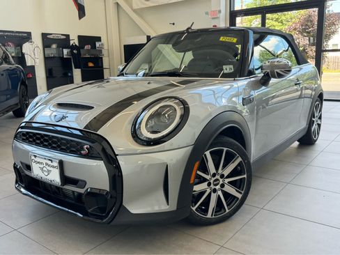 Used 2024 MINI Cooper S FWD image 1