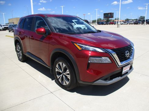 Used 2023 Nissan Rogue SV AWD/4WD image 9