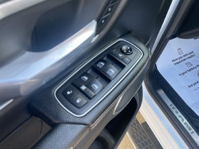 Used 2020 RAM 1500 Laramie w/ Sport Appearance Package AWD/4WD image 12
