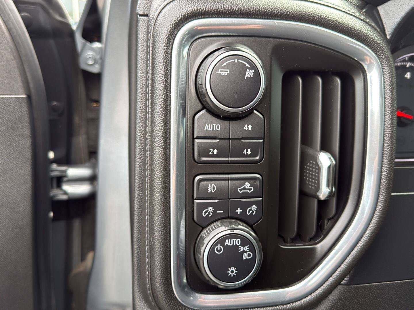 Used 2019 Chevrolet Silverado 1500 RST AWD/4WD image 14