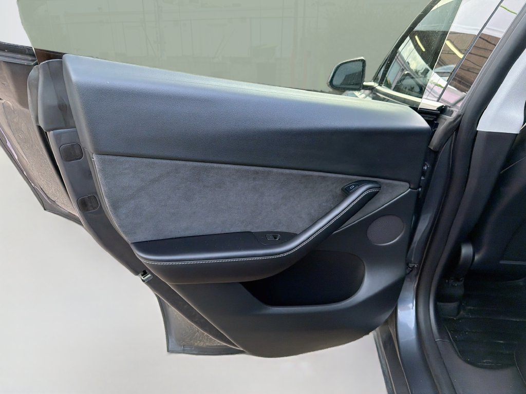 Used 2022 Tesla Model Y Performance AWD/4WD image 27