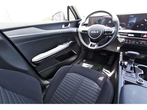 New 2026 Kia K5 LXS FWD image 9