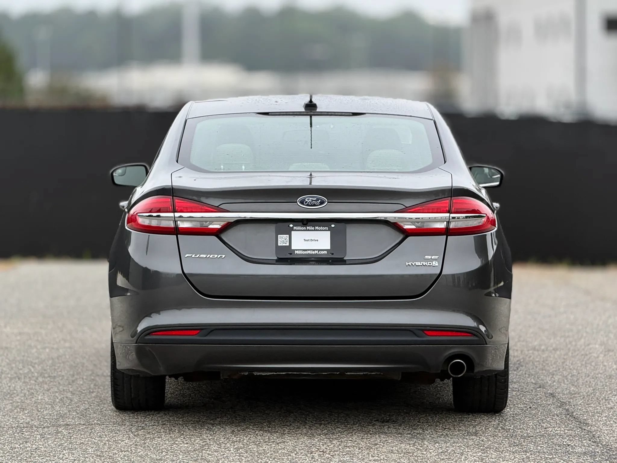 Used 2017 Ford Fusion SE FWD image 4