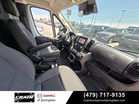 Used 2025 RAM ProMaster 2500 w/ U-Haul Equipment Group FWD image 29