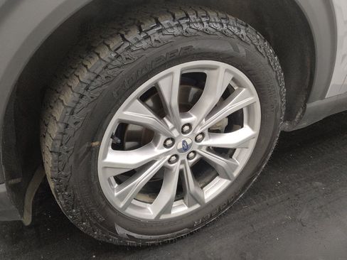 Used 2020 Ford Explorer XLT w/ Equipment Group 202A AWD/4WD image 31