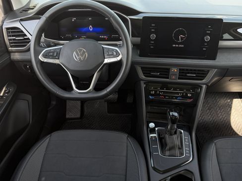 New 2026 Volkswagen Taos SE FWD image 13