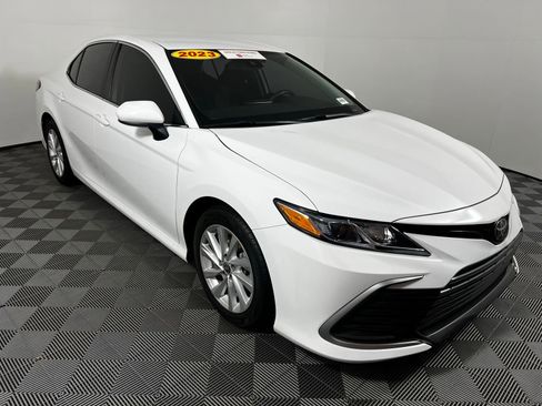Certified 2023 Toyota Camry LE FWD image 3