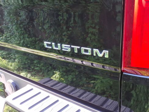 Used 2022 Chevrolet Silverado 1500 Custom Trail Boss AWD/4WD image 6