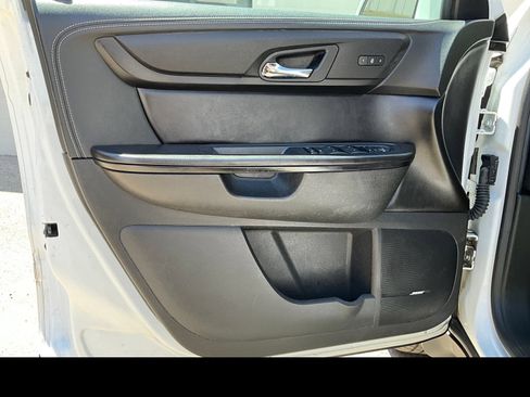 Used 2017 Chevrolet Traverse LT AWD/4WD image 23