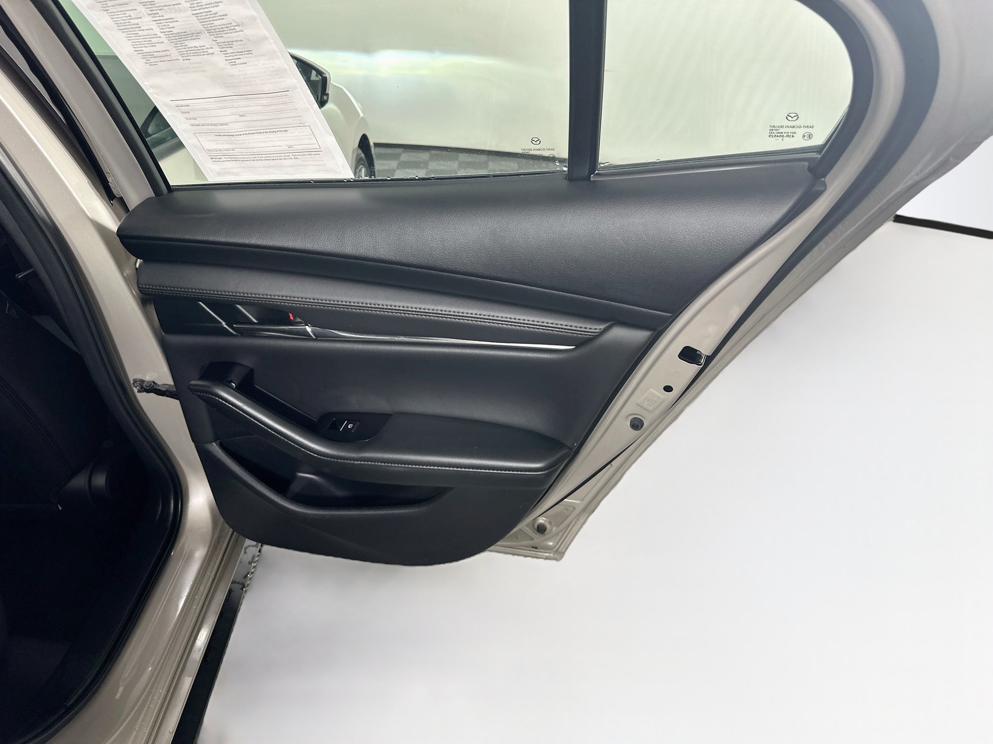 Used 2024 MAZDA MAZDA3 s FWD image 30