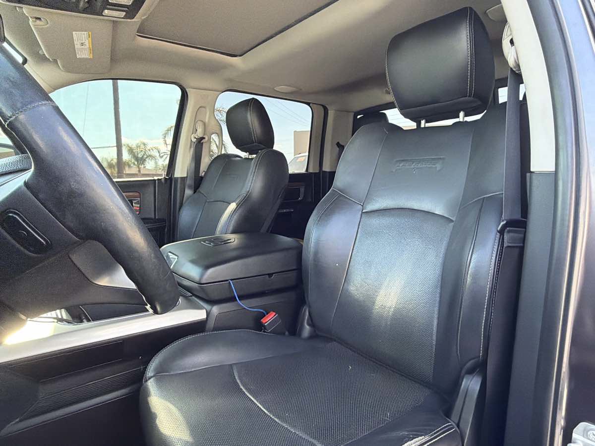 Used 2016 RAM 1500 Laramie w/ Convenience Group AWD/4WD image 8
