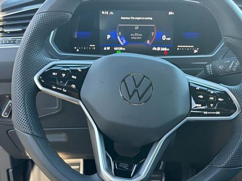 Used 2022 Volkswagen Tiguan SE R-Line image 8