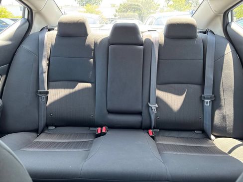 Used 2025 Nissan Altima 2.5 SV FWD image 38